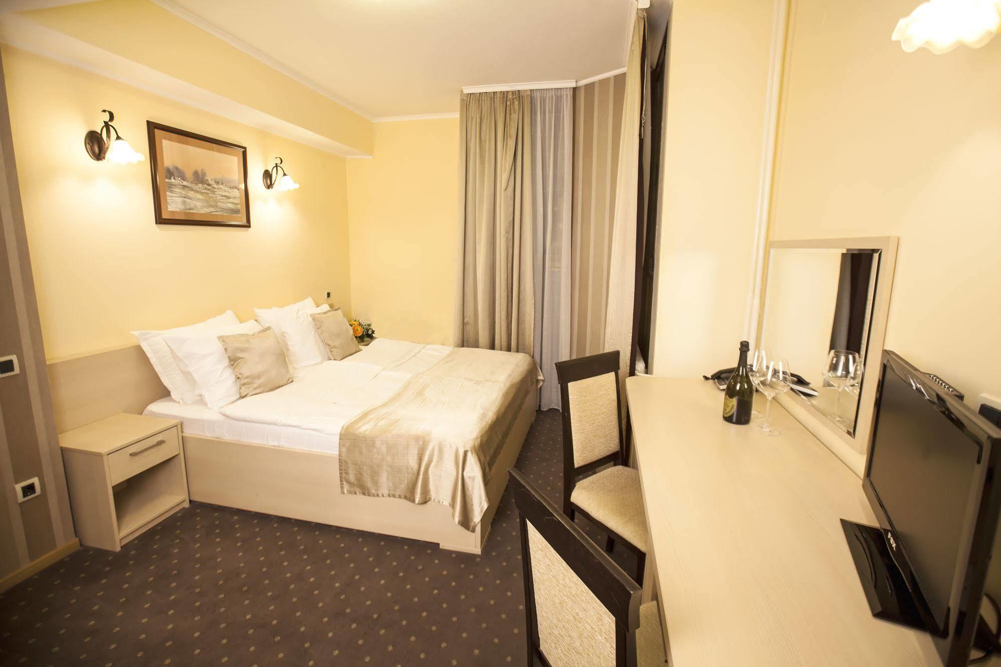 Hotel Srbija Vrsac Dış mekan fotoğraf