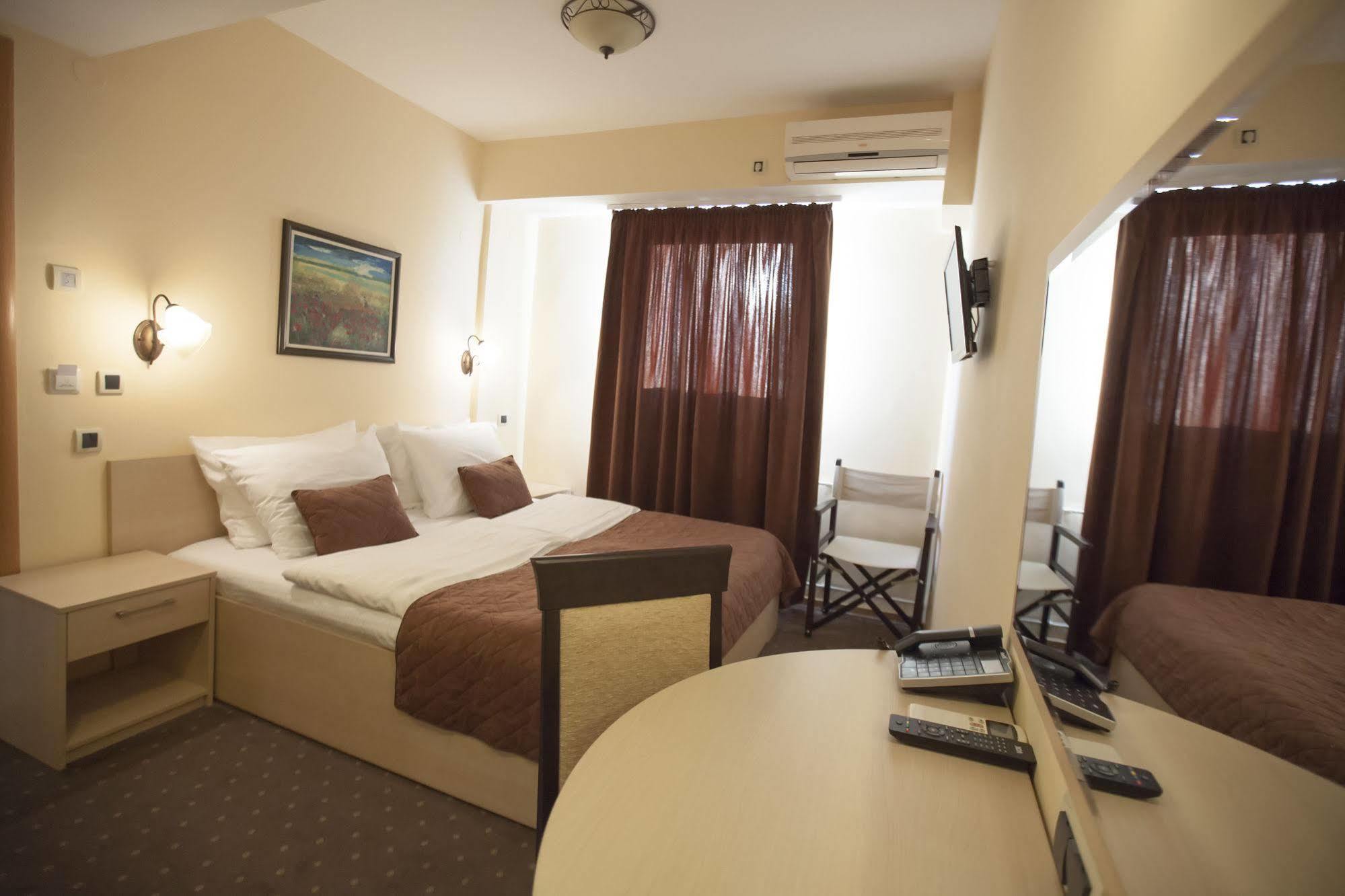 Hotel Srbija Vrsac Dış mekan fotoğraf